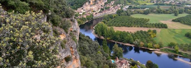 photos prise de haut avec une vue sur la Roque Gageac