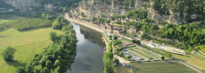 Survol de La Roque Gageac et de la Rivière Dordogne