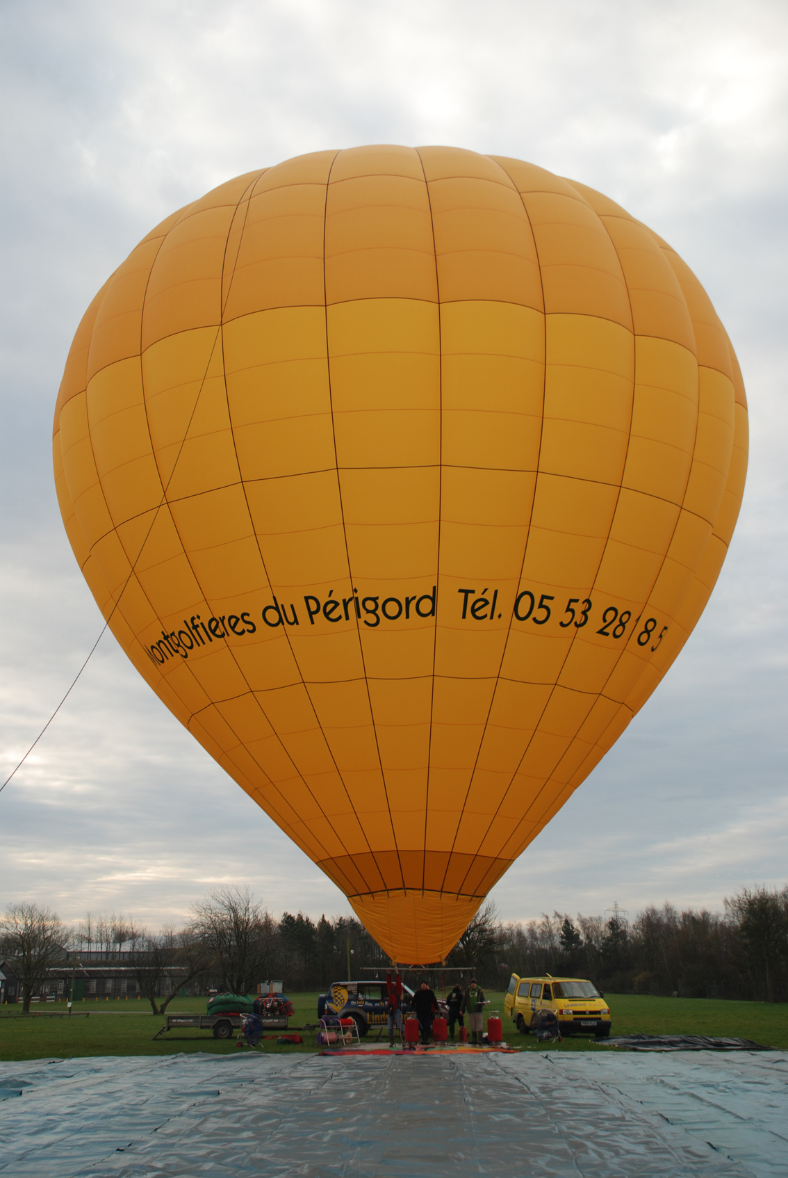 Photo Gonflage de la nouvelle montgolfière