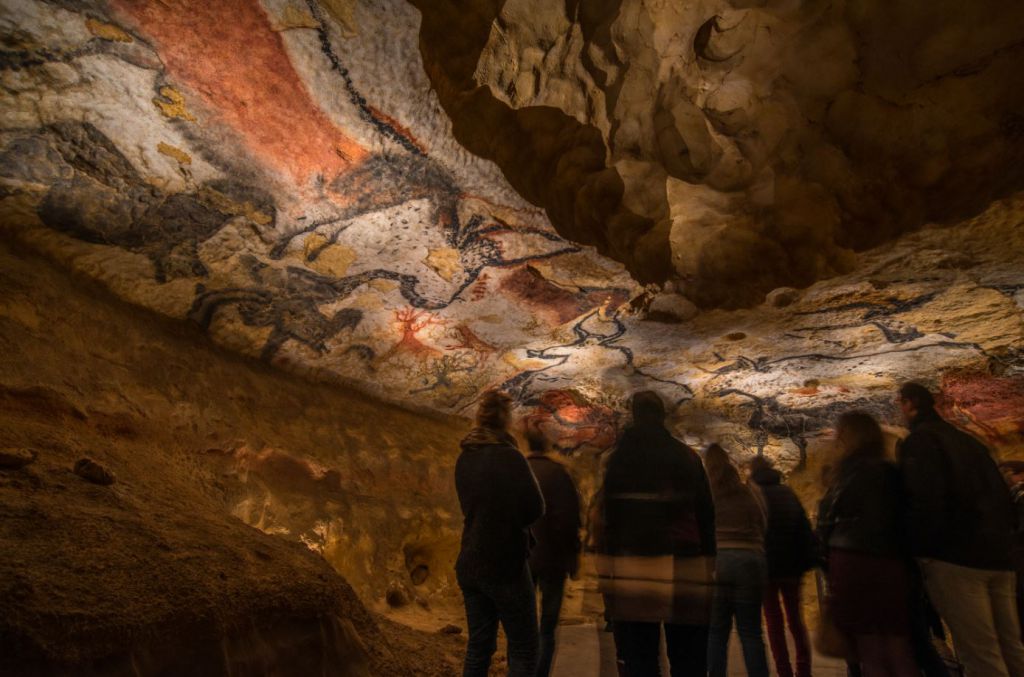 Photo représentant une visite de Lascaux 4