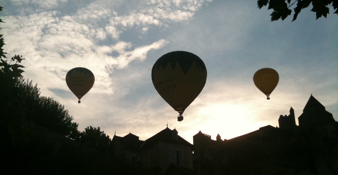 Photos 3 montgolfières en contre jour