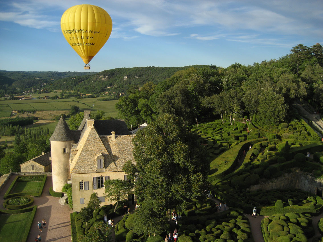 Montgolfière au château de Marqueyssac en Dordogne