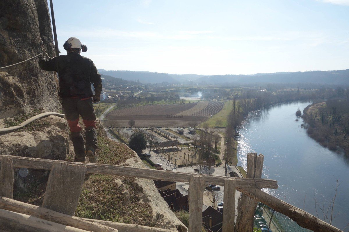 Photo du chantier de la Roque-Gageac (photographe Franck Delage)