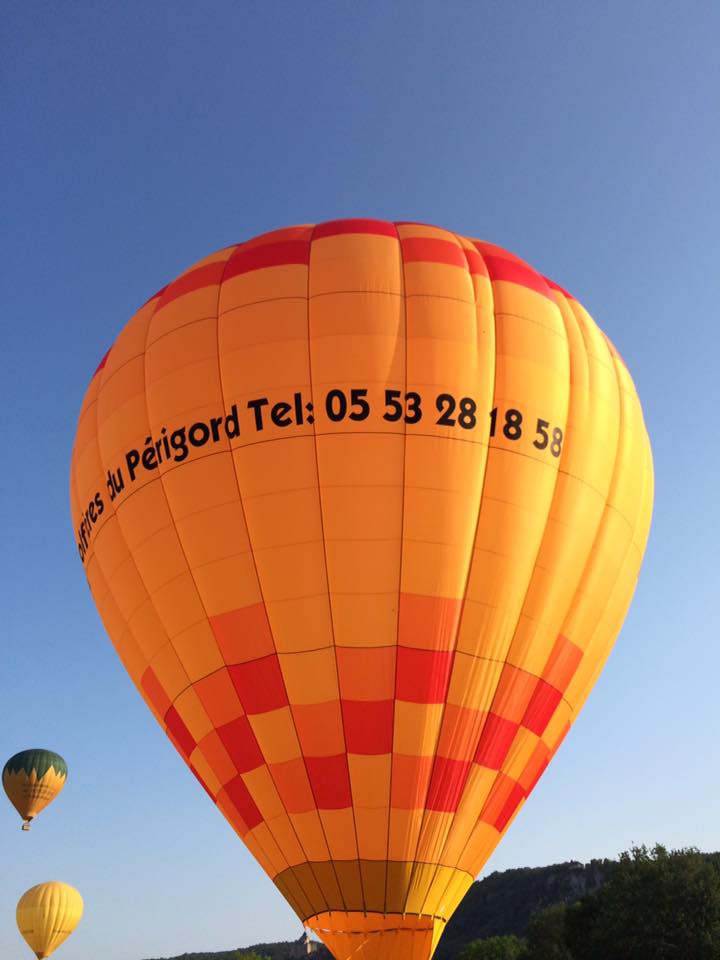 Photo de notre nouvelle toile de montgolfière en Dordogne