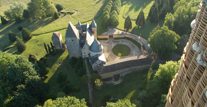 Photo vue sur château en Dordogne